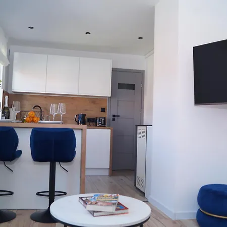 Deep Blue - Apartment Hel